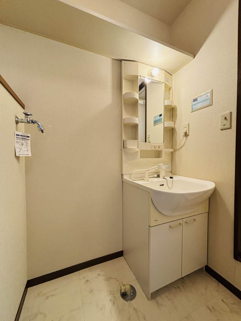 メゾン・ド・ルミエール A202号-10