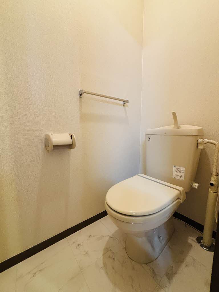 メゾン・ド・ルミエール A202号-12