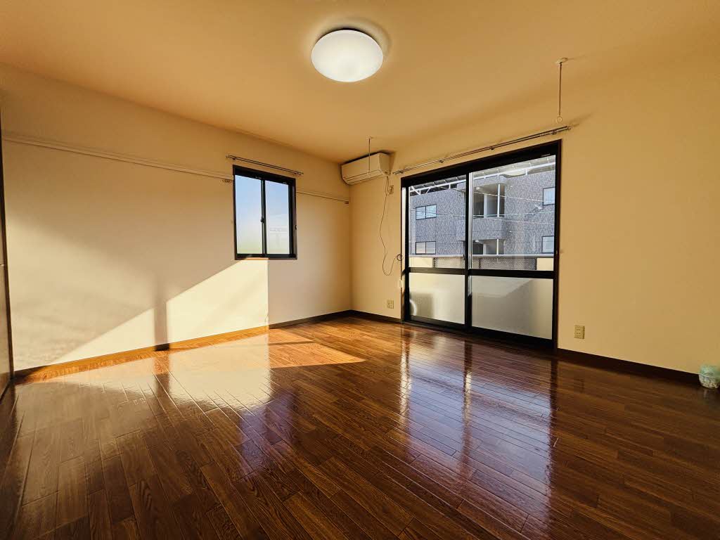 メゾン・ド・ルミエール B201号-2