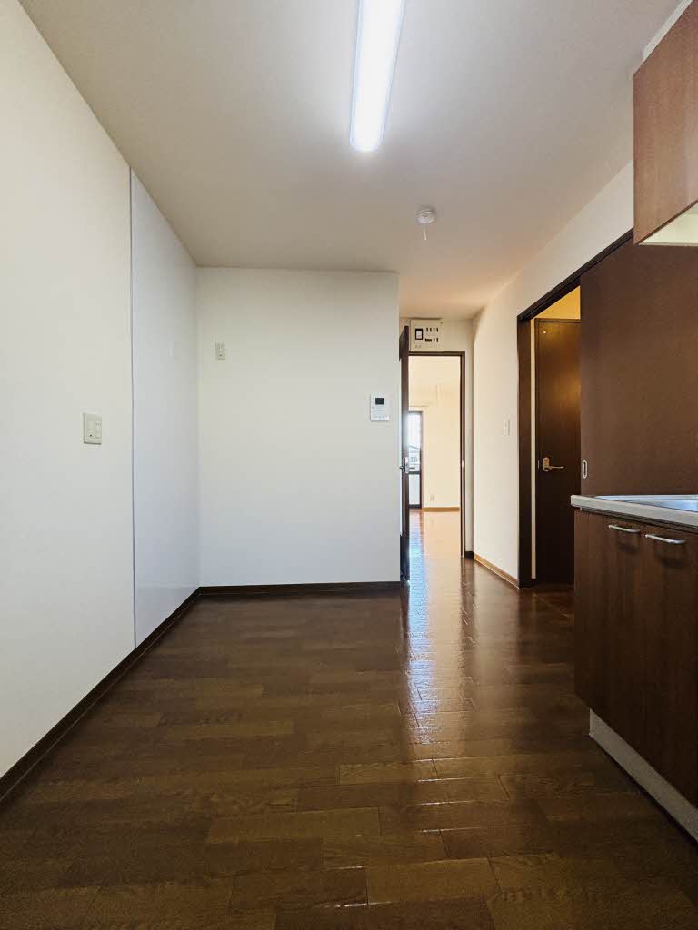 メゾン・ド・ルミエール B201号-7