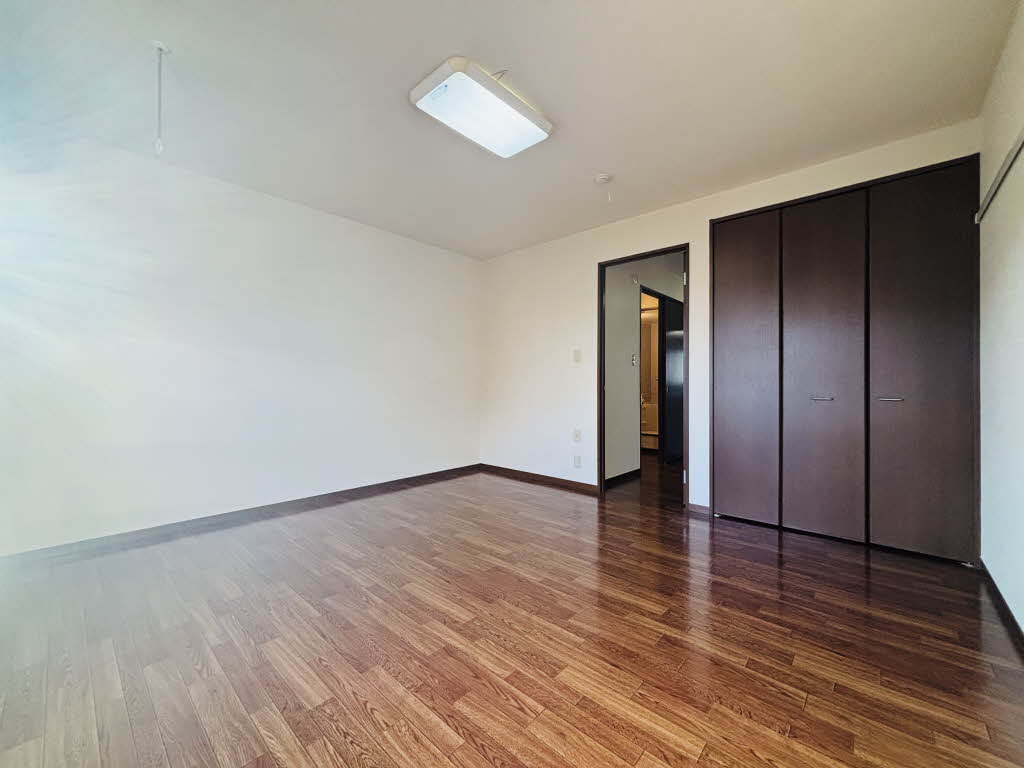 メゾン・ド・ルミエール B202号-3