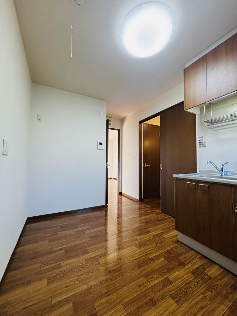 メゾン・ド・ルミエール B203号-8