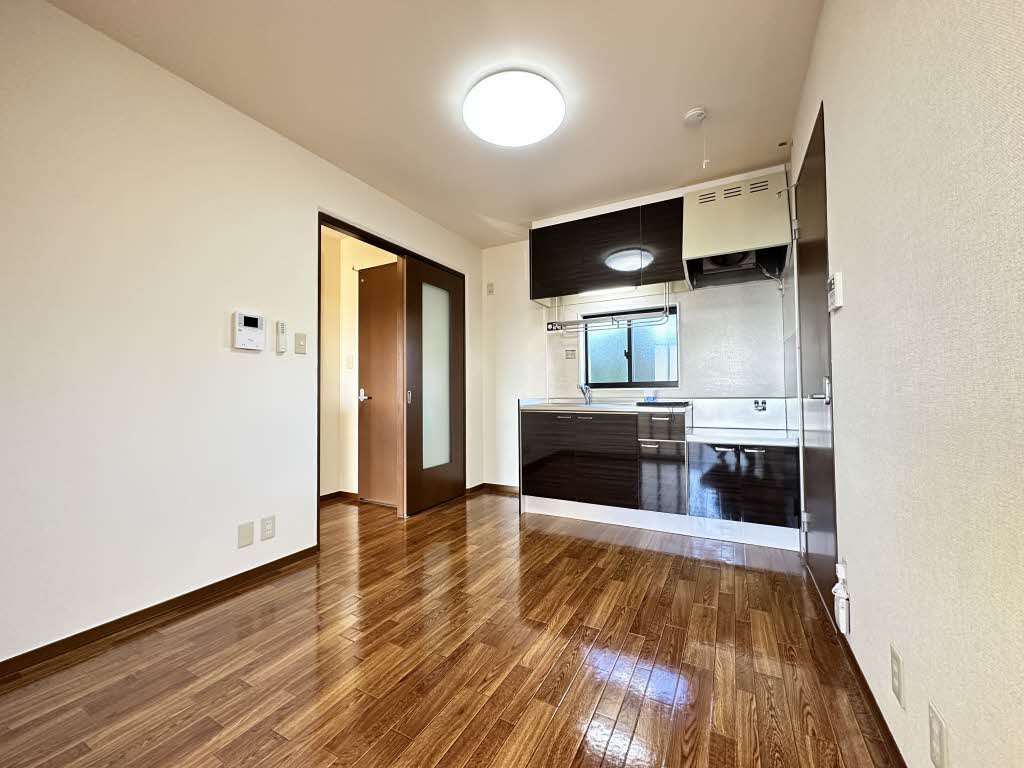 シャーメゾンエテルノ A202号-4