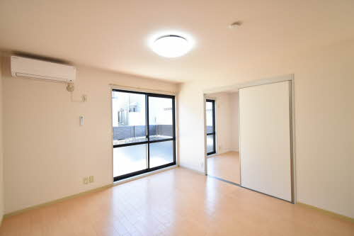 グローリア B102号-3