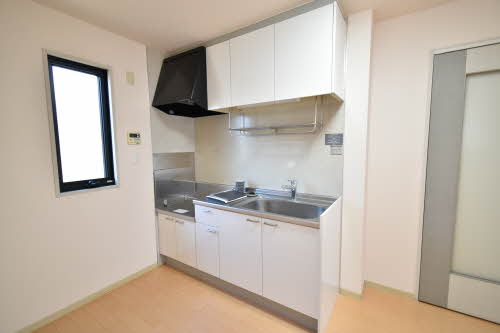 グローリア B102号-6