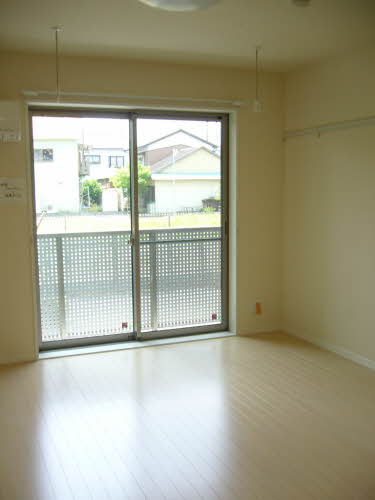 メゾン・ド・リッツ弐番館 B302号-2