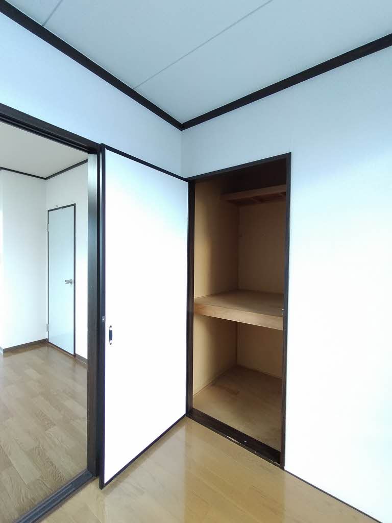 シャイニーグレンジ岡 A201号-8