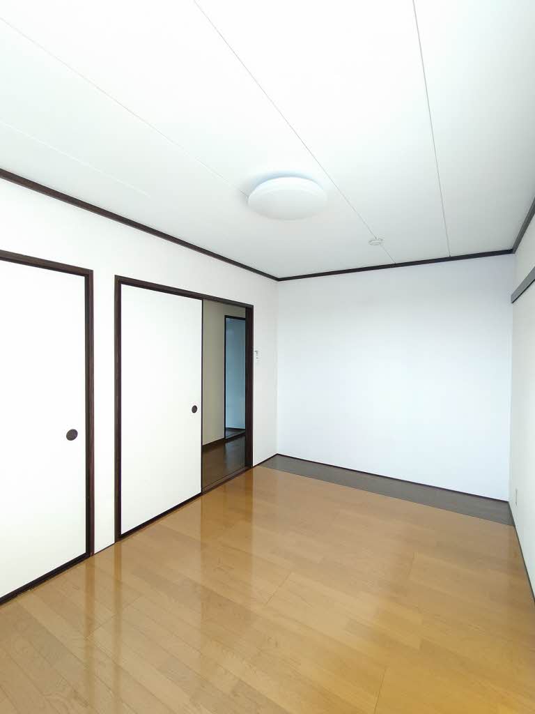 シャイニーグレンジ岡 A201号-12