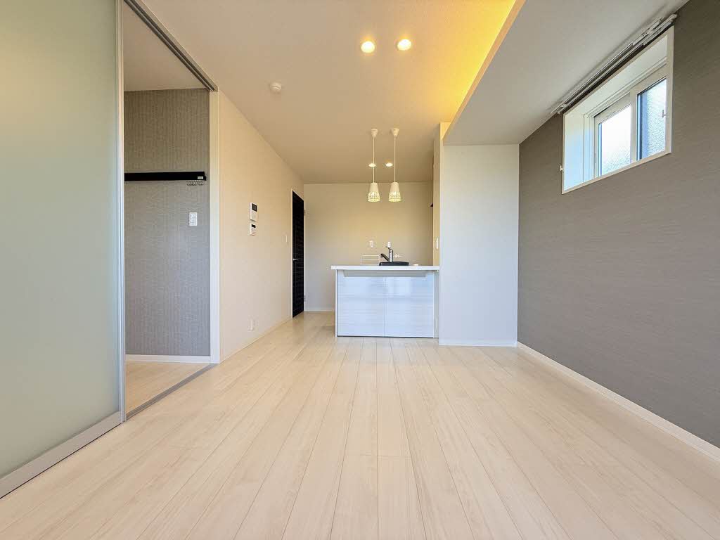 アビタシオン上小松 0102号-2