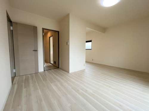 ラ・ムールＫ E101号-3