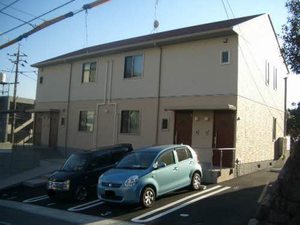 シャイニーヒルズＥ＆Ｍ