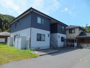 シャーメゾン衣笠