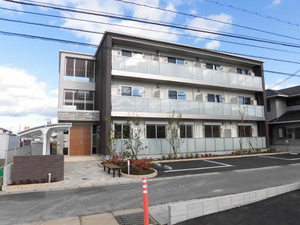 ヴィラ　ロッソ瀬戸