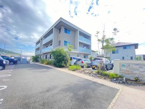 シャーメゾン宇多津　Ｄ棟 201号-1