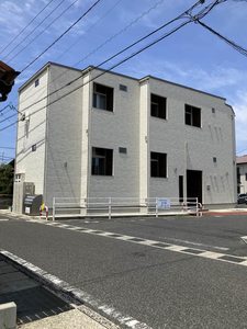 ａｌｐｈａ・ＴＨＥ・ＴＥＲＲＡＣＥ　駅南通り A0106号-12