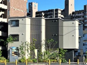 メゾンルララ　西古松