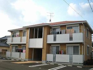 シャーメゾン湊　八番館