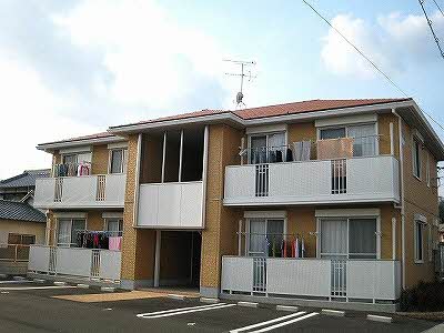 シャーメゾン湊　八番館