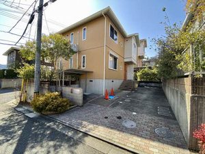 シャーメゾン　ベルヴェ A0201号-1