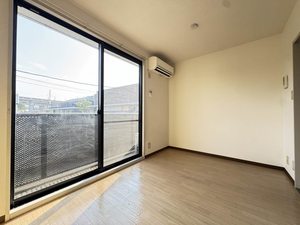 シャーメゾンサンフラワー 101号-2