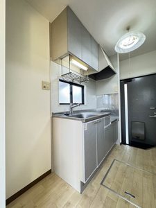 シャーメゾンサンフラワー 101号-5