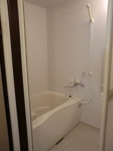 ロイヤルうらべ A棟 A102号-2