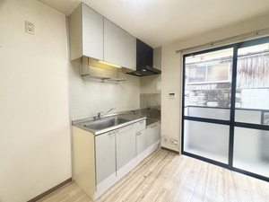 パークハイツ B棟 B102号-3