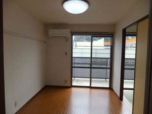 サン・シュライン W棟 W0102号-2
