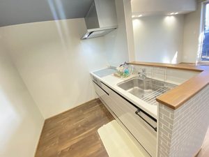 カスタネア栗林南 102号-3