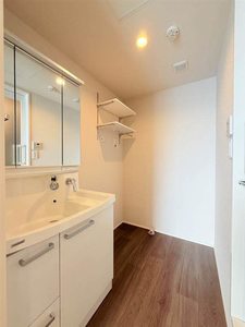 ザイテグラウベン 302号-7