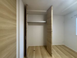 ロイヤルシャーメゾン栗林 301号-7