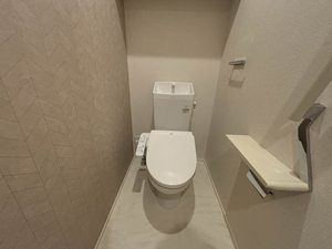 ロイヤルシャーメゾン栗林 303号-8