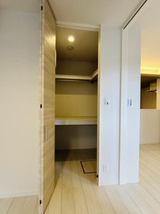 LUCE A0102号-4