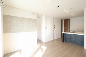 メゾンドノアール A0302号-2