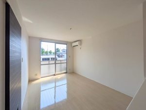 ラ・ヴィータ国富 参番館 B0102号-4