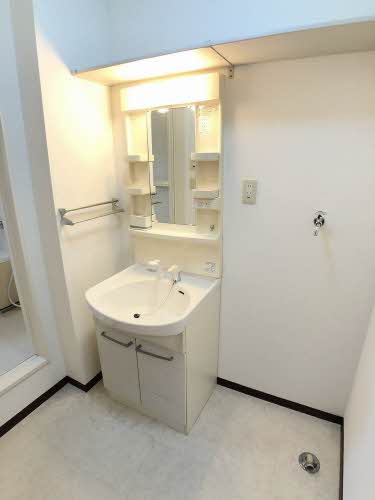 バリュージュ セントラル C棟 C0202号-3