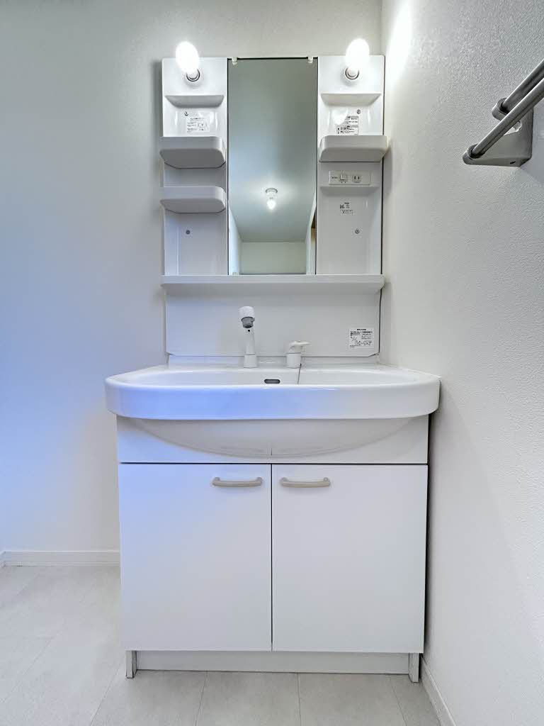 シャーメゾン　レ・フレール　Ⅰ A0202号-3