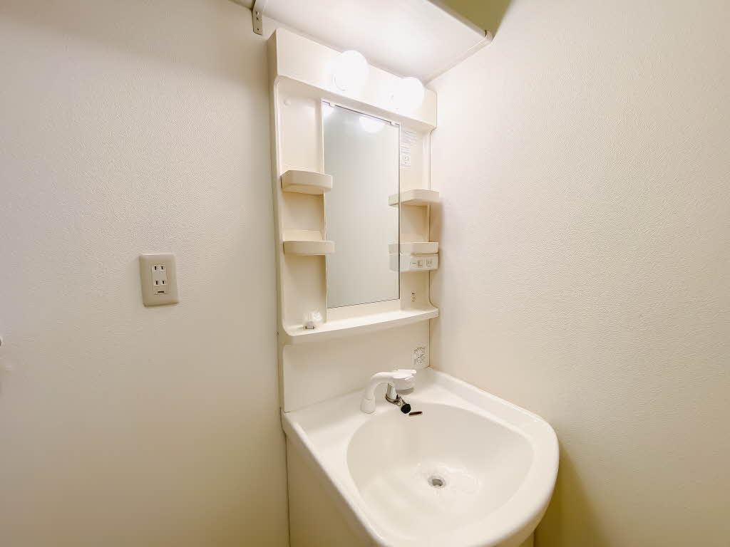 ドミール多治米 B棟 B202号-4