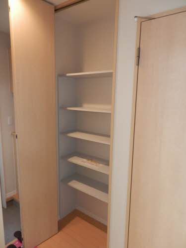 リラ・ショーカ 0103号-4