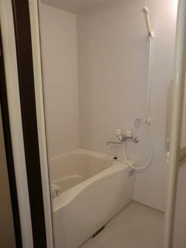 ロイヤルうらべ A棟 A102号-2