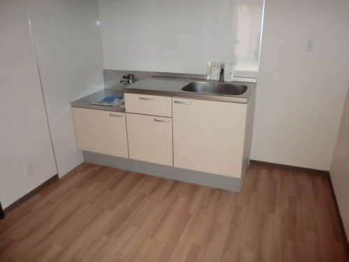 ロイヤルうらべ A棟 A102号-3