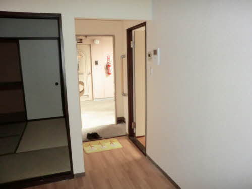 ロイヤルうらべ A棟 A102号-4