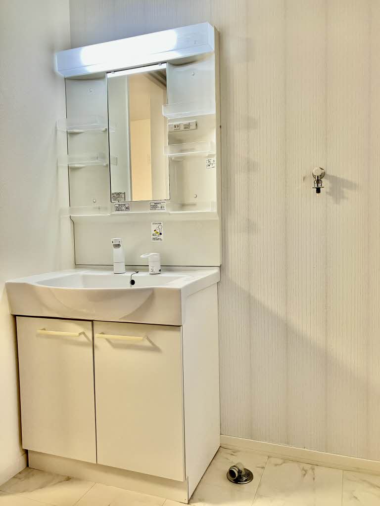 grove place B棟 B102号-6