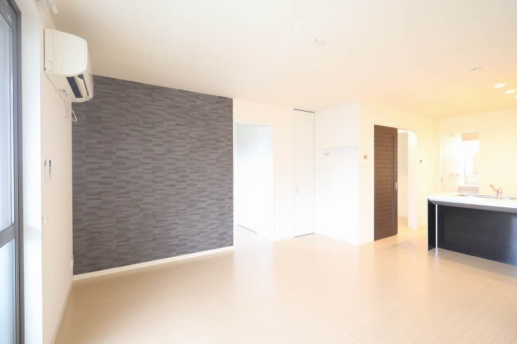 ファミールＮ A0202号-2