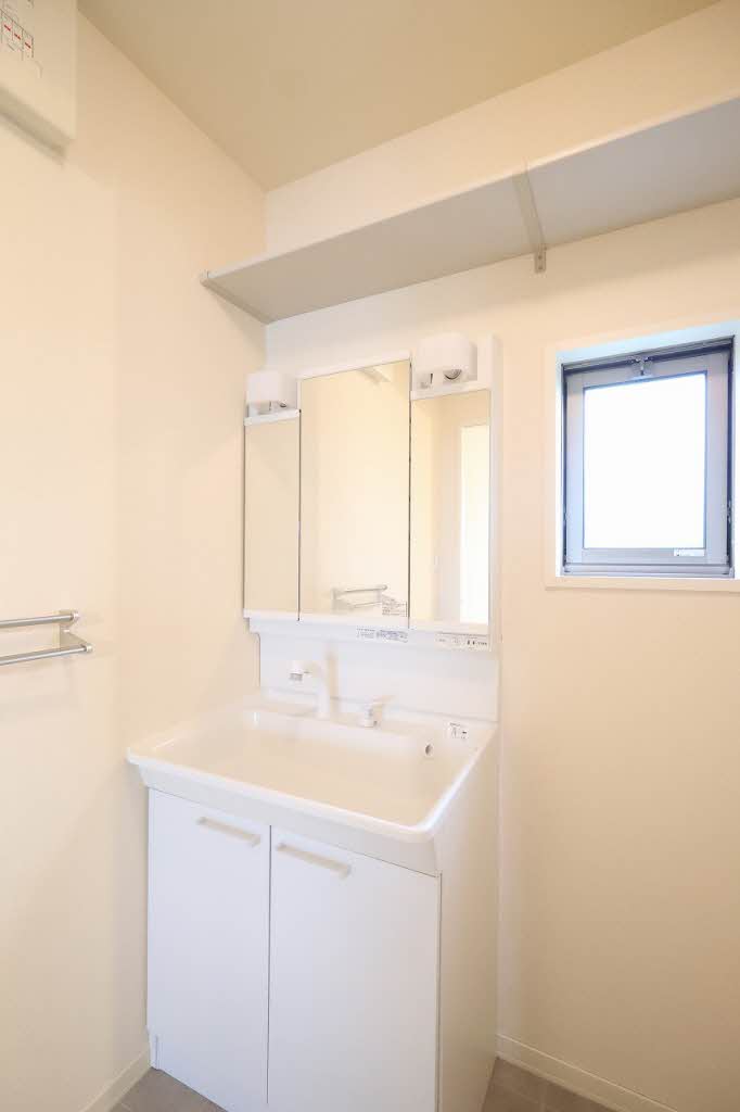 ファミールＮ A0202号-9