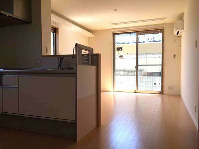 ヴィラージュカリーノ B棟 B0103号-2