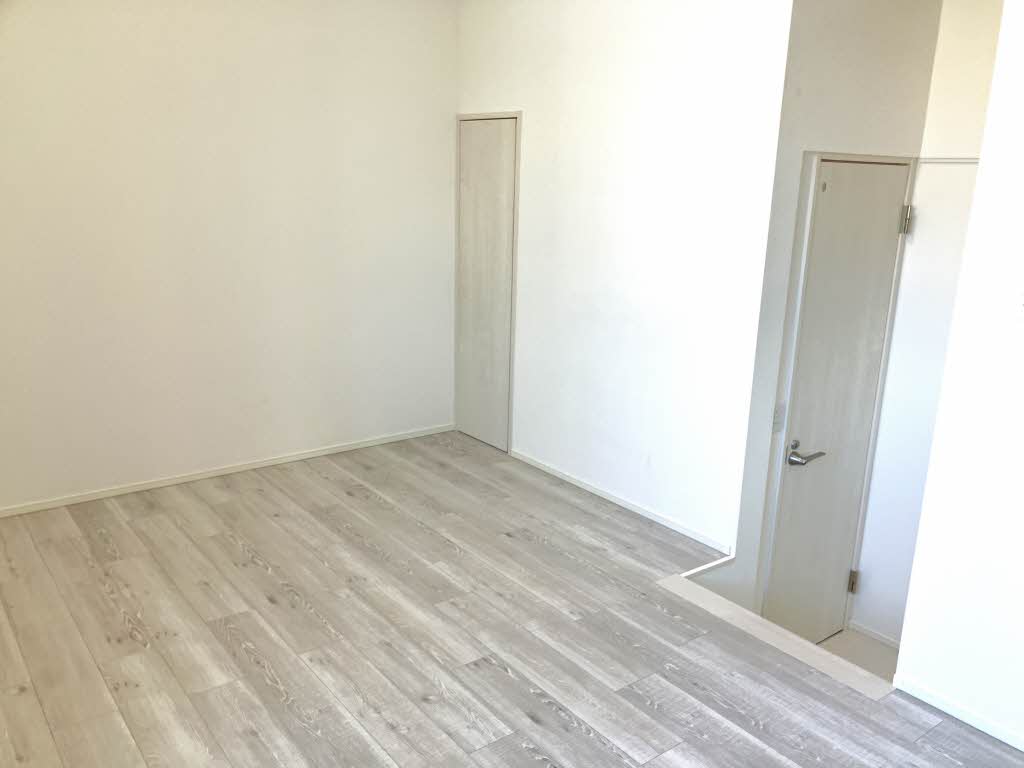 ａｌｐｈａ・ＴＨＥ・ＴＥＲＲＡＣＥ　駅南通り A0106号-2