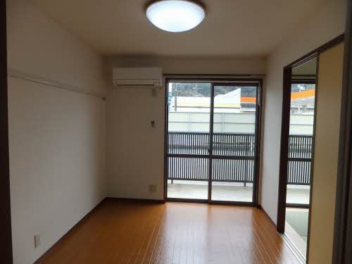 サン・シュライン W棟 W0102号-2