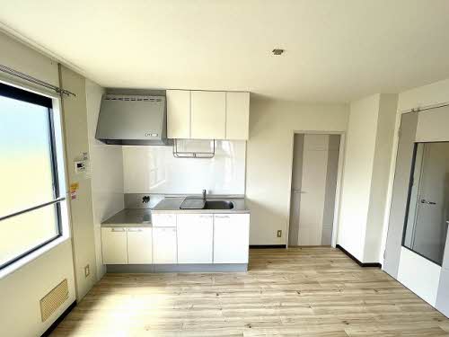 メゾン佐方 A0201号-6