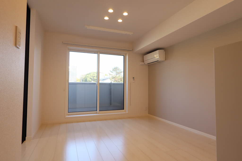 ファルコ鷹匠 305号-2